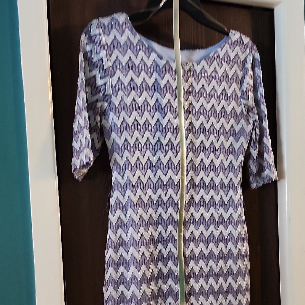 Chic Purple and White Chevron Patterned Dress Size 6